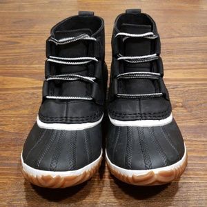 SOREL Out n About Rain Boot NWT